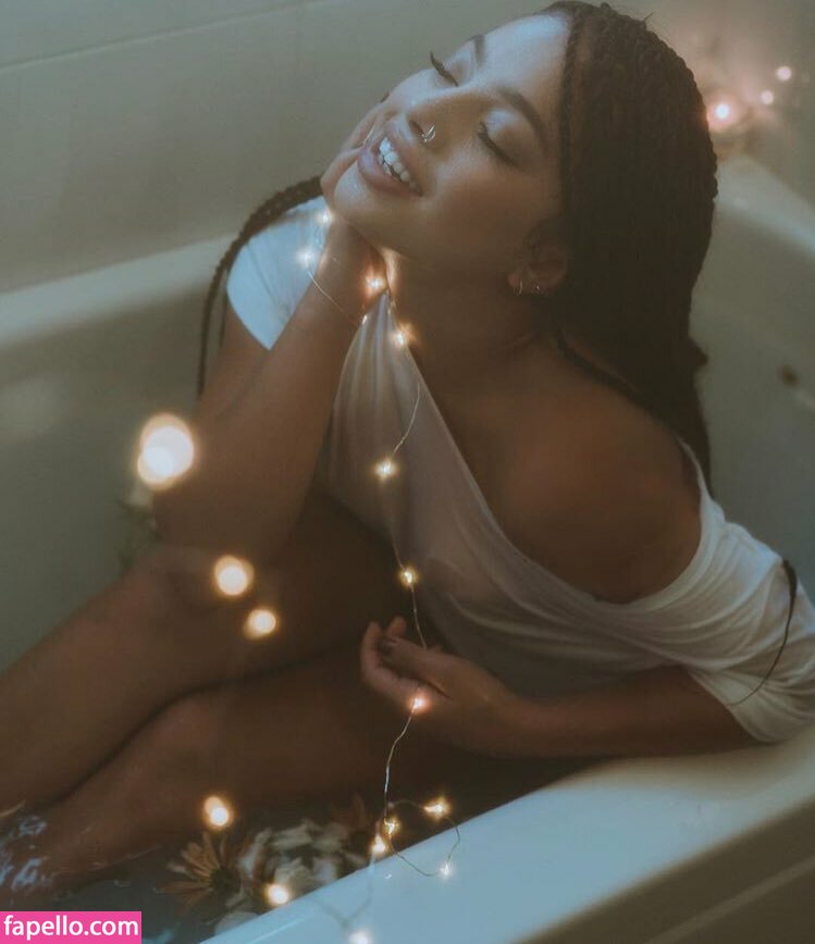 Kiana Led Kianalede Nude Leaked Photo Fapello