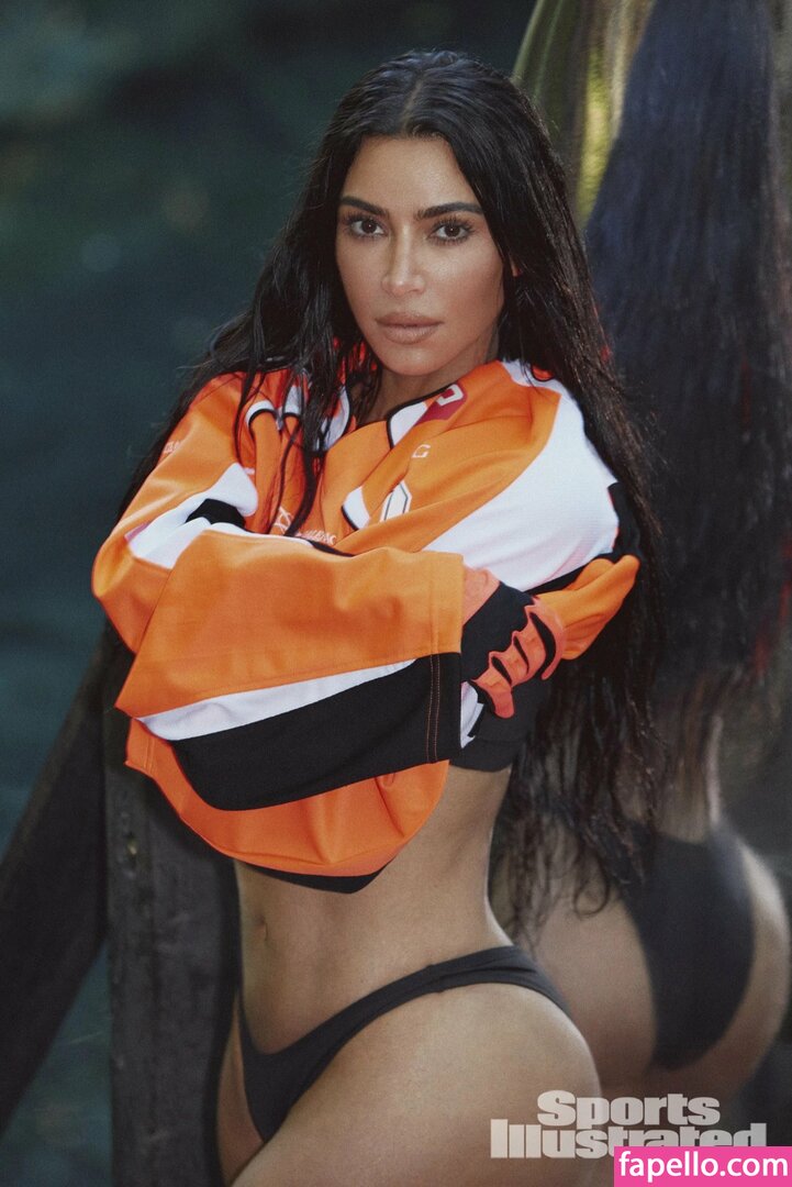 https://fapello.com/content/k/i/kim-kardashian/1000/kim-kardashian_0316.jpg