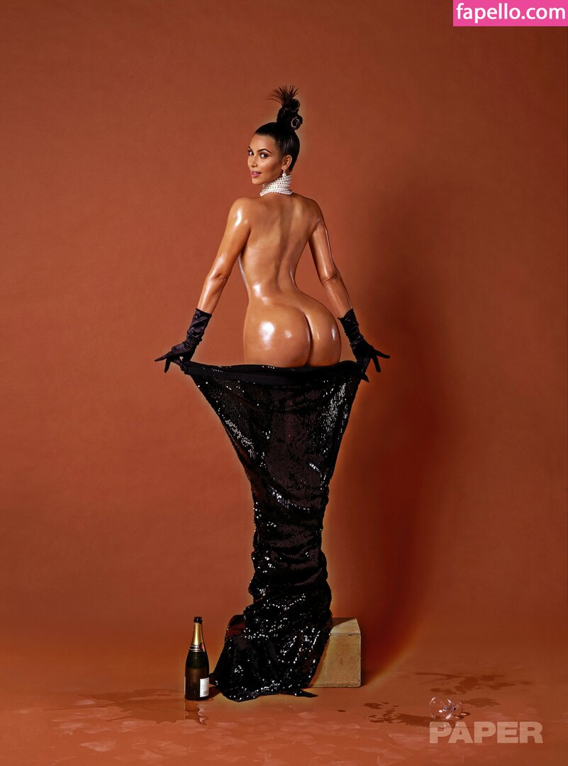 https://fapello.com/content/k/i/kim-kardashian/2000/kim-kardashian_1352.jpg