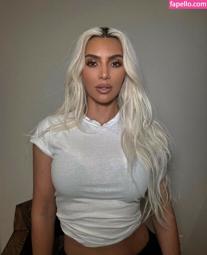 Kim Kardashian / KimKardashian / kimkadarshian Nude Leaked OnlyFans Photo  #3100 - Fapello