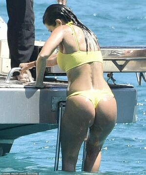 Kourtney Kardashian nude #0825