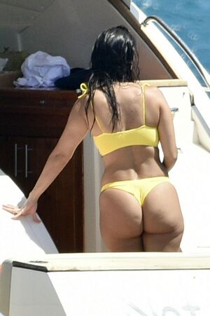 Kourtney Kardashian nude #0830