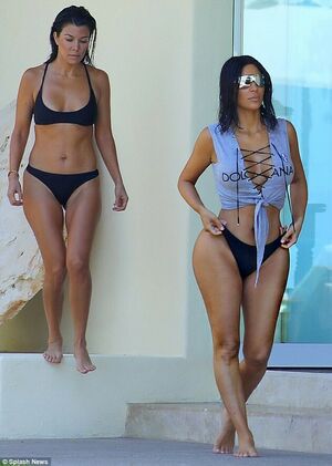 Kourtney Kardashian nude #0861