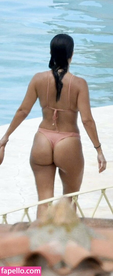 Kourtney Kardashian leaked nude photo #0883 (Kourtney Kardashian / kourtneykardash)