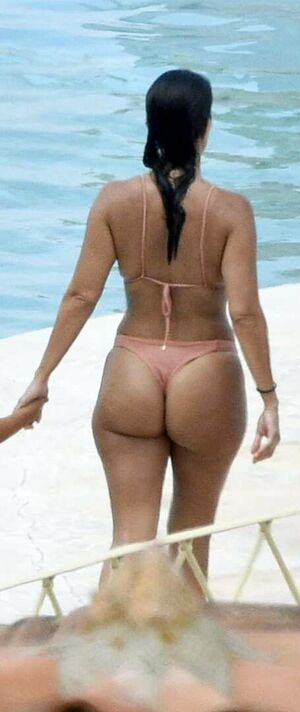 Kourtney Kardashian nude #0885