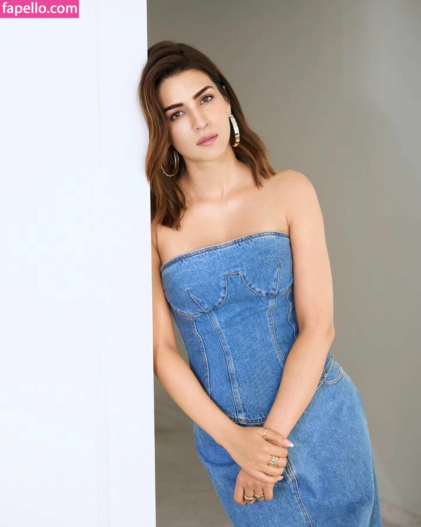 Kriti Sanon leaked nude photo #0032 (Kriti Sanon / kritisanon)