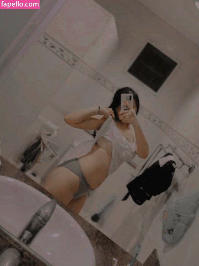 kyliex2k leaked nude photo #0001 (kyliex2k / kyliesan / momi.sann)