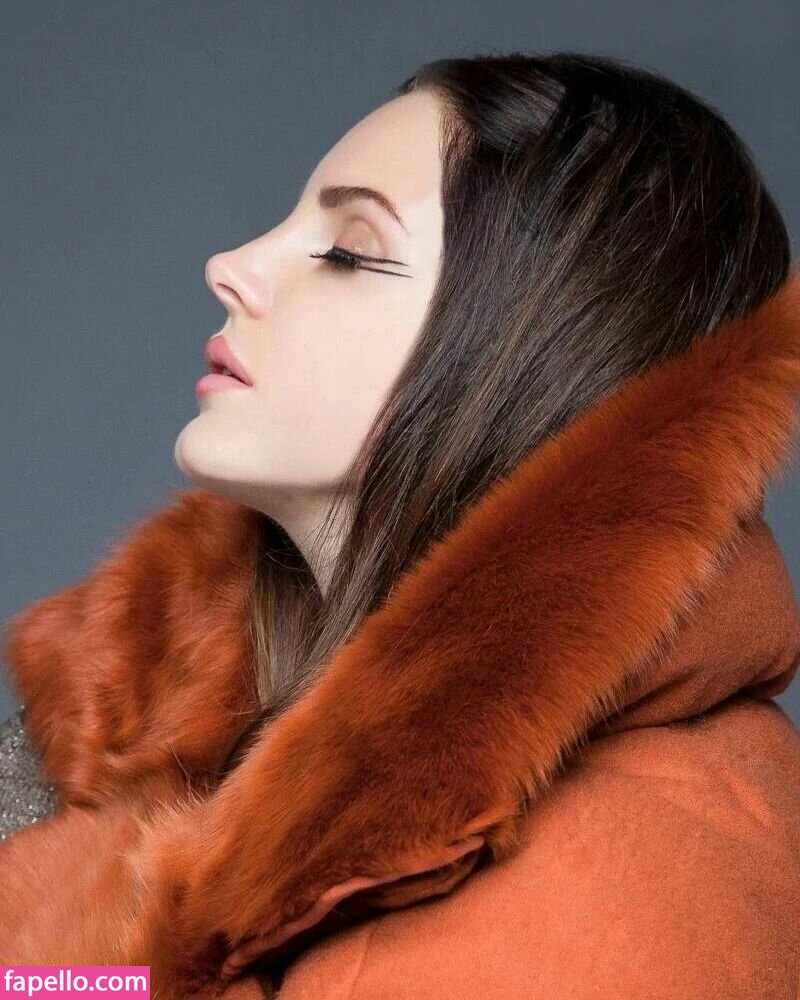 https://fapello.com/content/l/a/lana-del-rey/1000/lana-del-rey_0100.jpg