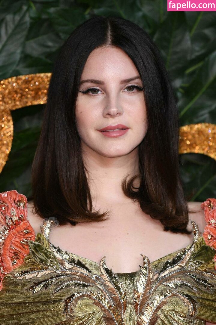 https://fapello.com/content/l/a/lana-del-rey/1000/lana-del-rey_0149.jpg