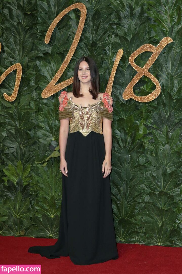 https://fapello.com/content/l/a/lana-del-rey/1000/lana-del-rey_0178.jpg