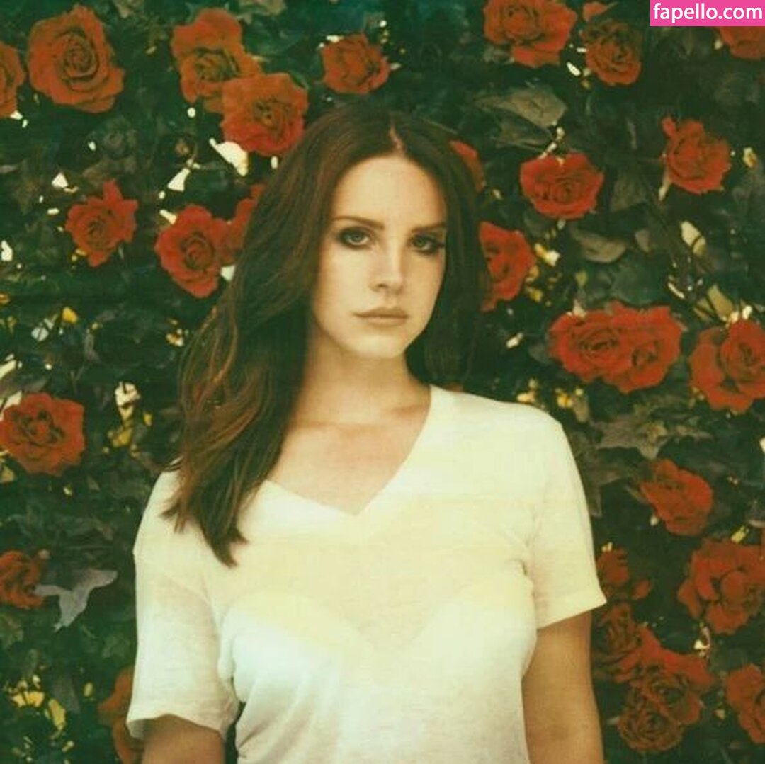 https://fapello.com/content/l/a/lana-del-rey/1000/lana-del-rey_0245.jpg