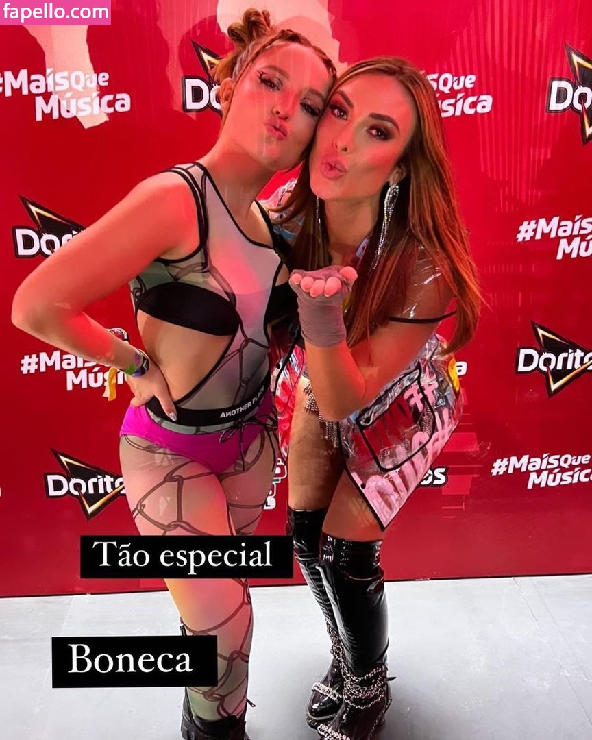 https://fapello.com/content/l/a/larissa-manoela/1000/larissa-manoela_0103.jpg