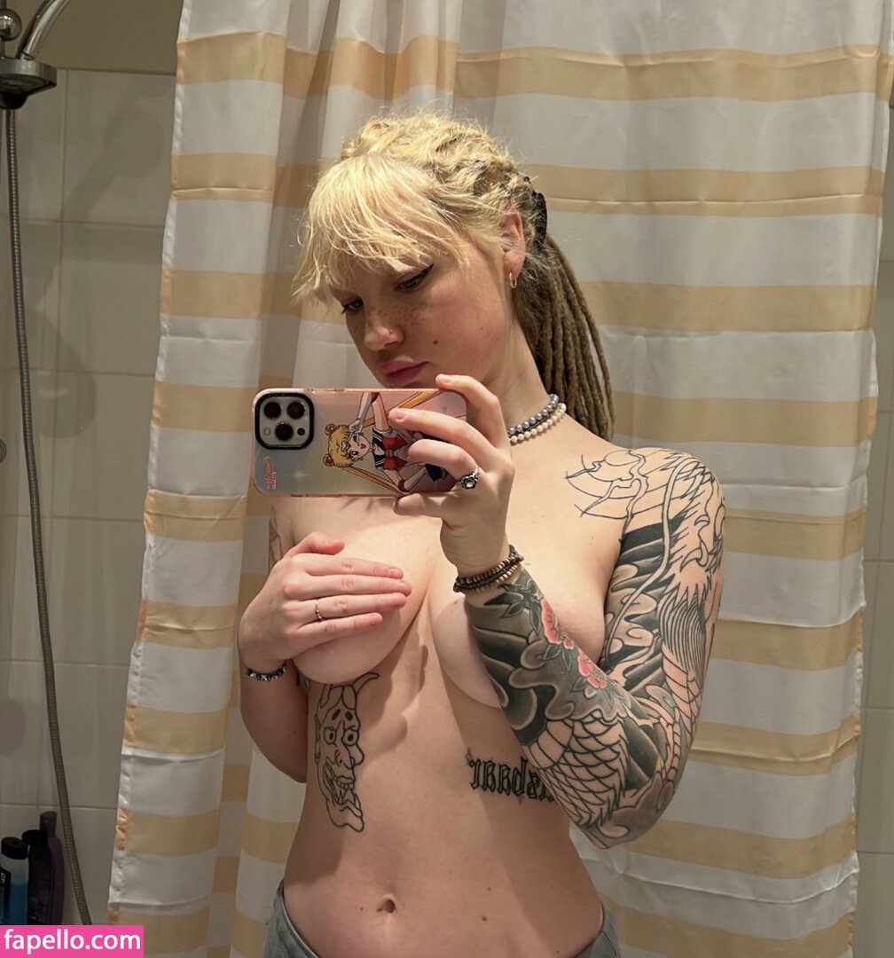 lauraa leaked nude photo #0002 (lauraa / infamous-albino / lauraa.gy / yourxgirlxnextdoor)