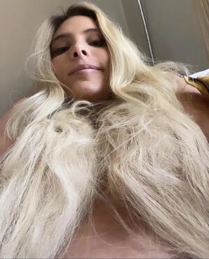 Lele Pons nude #0060