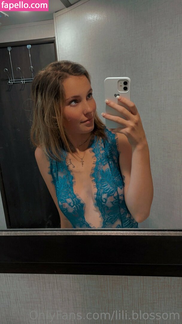 Lilly_Blossom / lili.blossom / lili_blossom33 Nude Leaked OnlyFans Photo #105