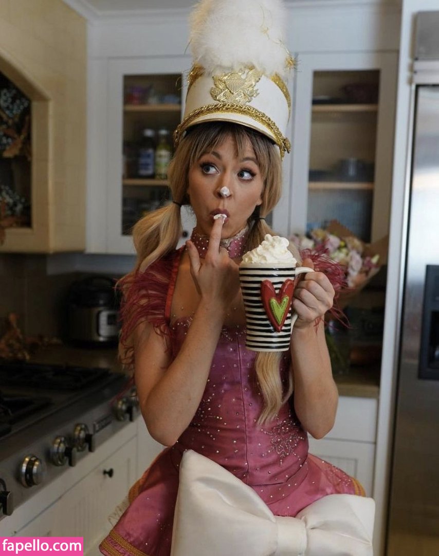 Lindsey Stirling leaked nude photo #0002 (Lindsey Stirling / abbysiscoprinus / lindseystirling)