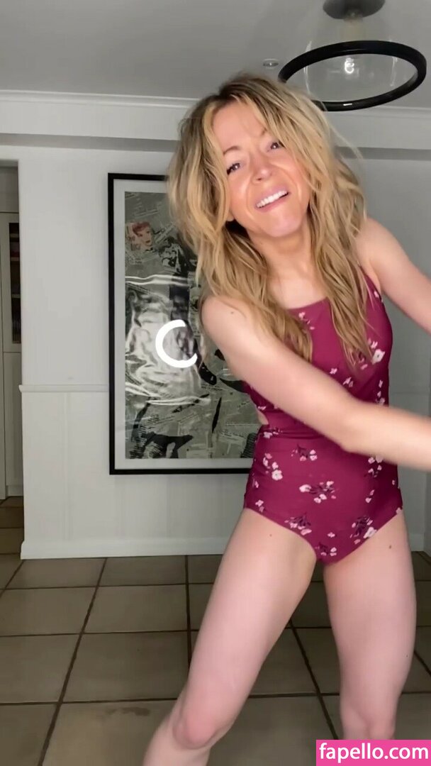 Lindsey Stirling leaked nude photo #0064 (Lindsey Stirling / abbysiscoprinus / lindseystirling)