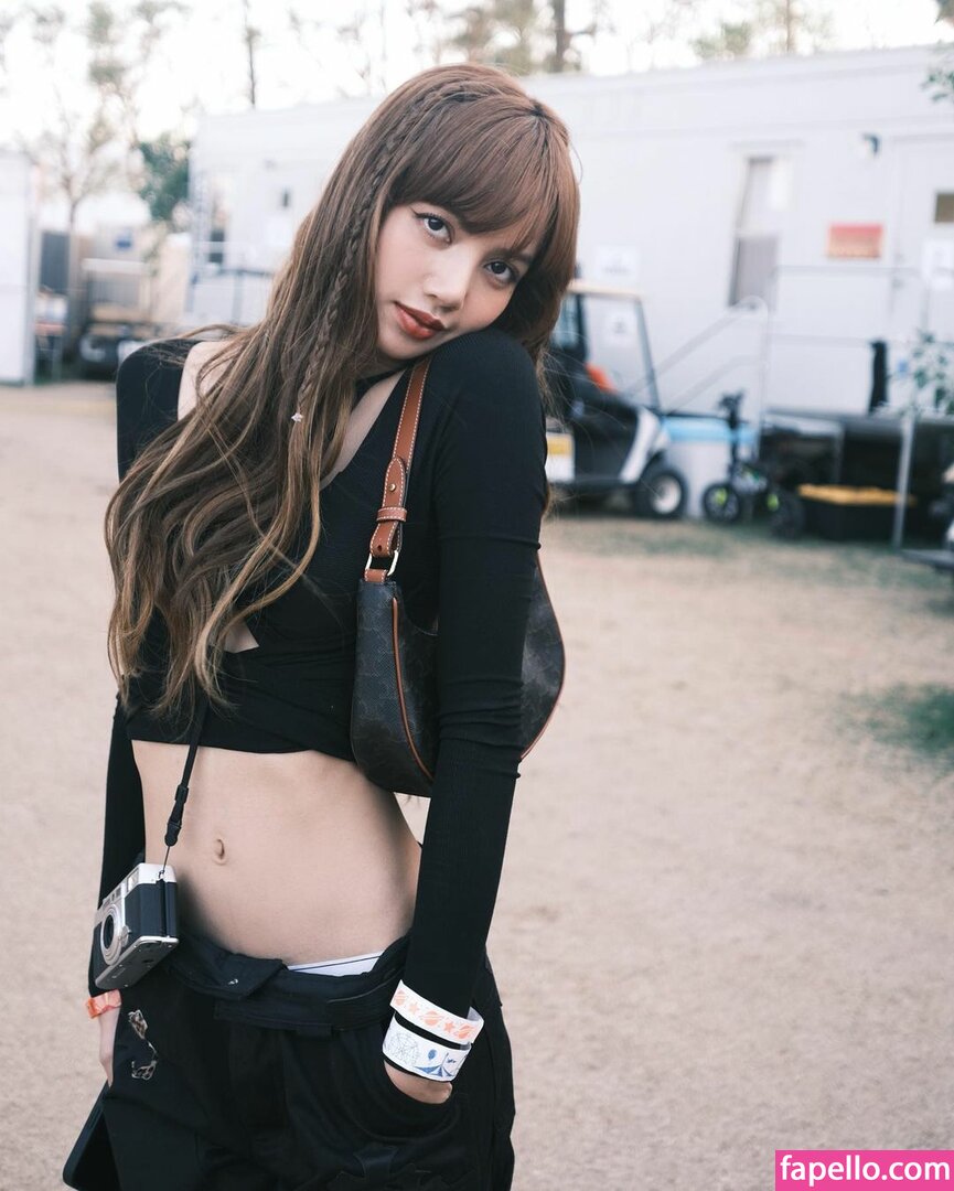 Lisa leaked nude photo #0093 (Lisa / Blackpink / lalalalisa_m / lisaamane)