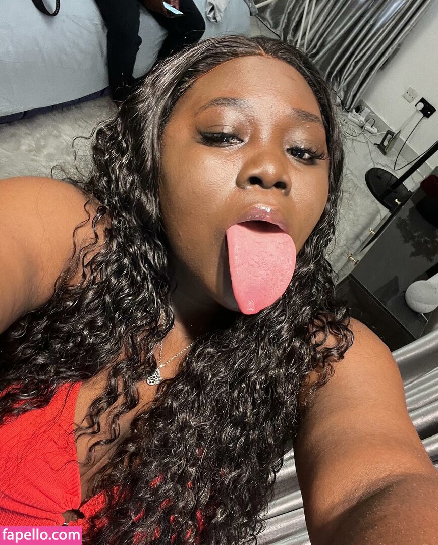 Long Tongue Fetish / _longtonguelewis / diqueentongue Nude Leaked OnlyFans  Photo #205 - Fapello