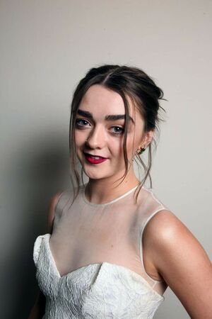 Maisie Williams nude #0311