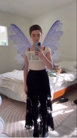 Maisie Williams nude #0359