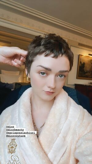 Maisie Williams nude #0367