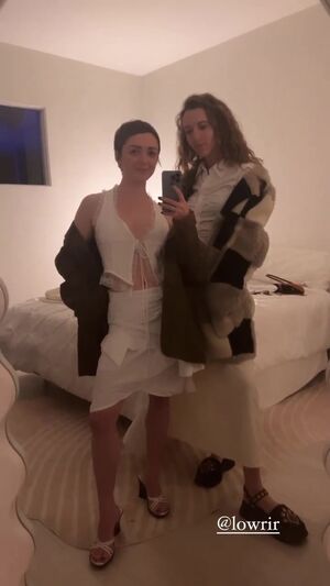 Maisie Williams nude #0401