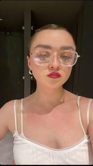 Maisie Williams nude #0547