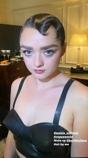 Maisie Williams nude #0598