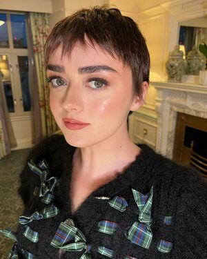 Maisie Williams nude #0614