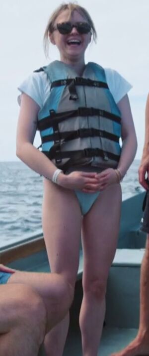 Maisie Williams nude #0719