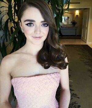 Maisie Williams nude #0807