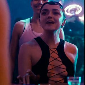 Maisie Williams nude #0873