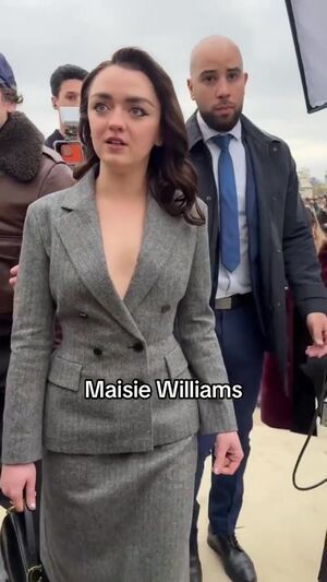 Maisie Williams nude #0999