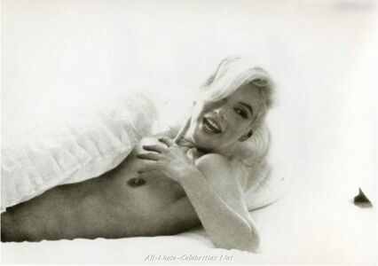 Marilyn Monroe #32