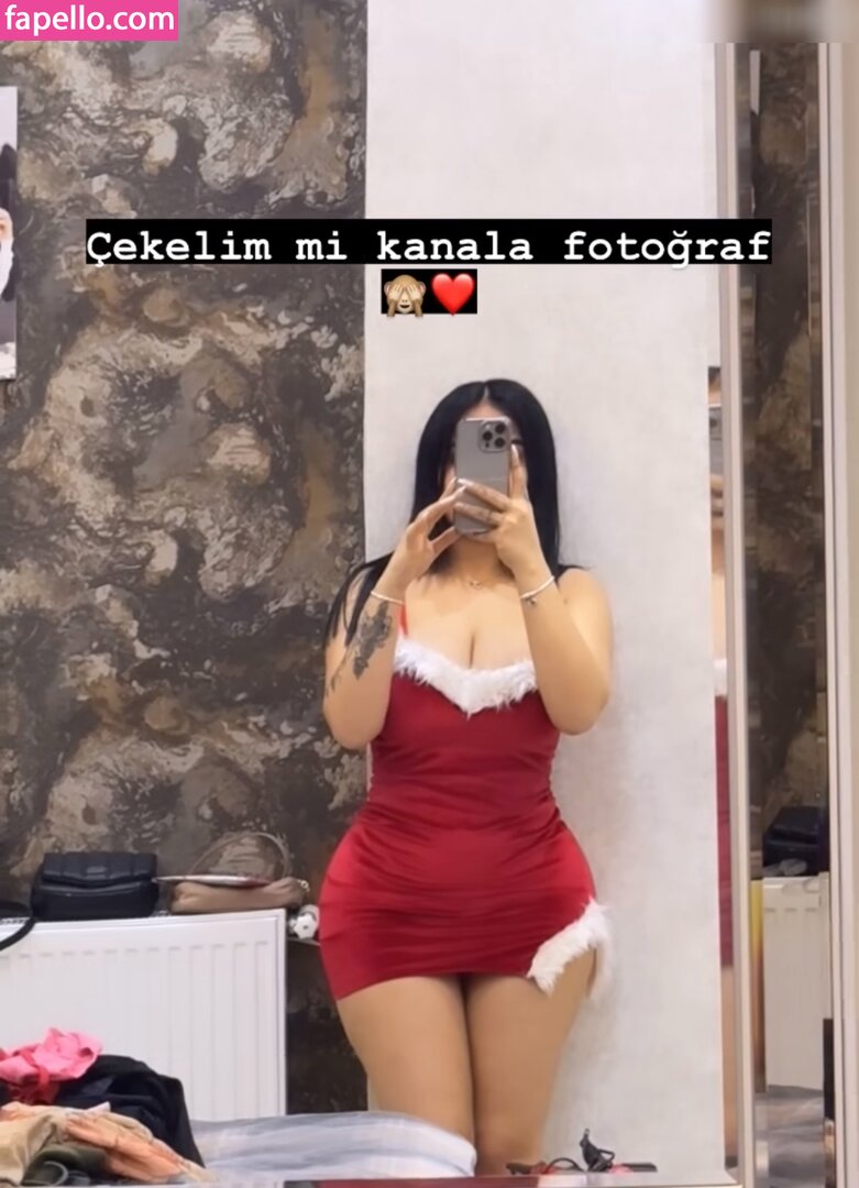 Melek Azad melek azd Nude Leaked Photo 50 Fapello 