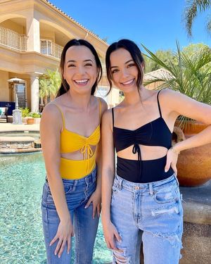 Merrell Twins nude #0005