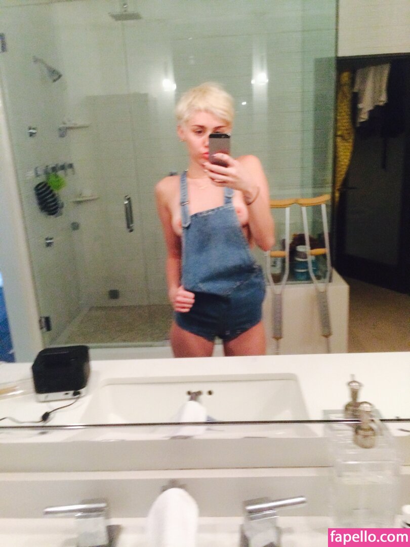 Miley Cyrus leaked nude photo #2418 (Miley Cyrus / MileyCyrus)