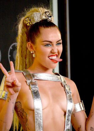 Miley Cyrus nude #2460