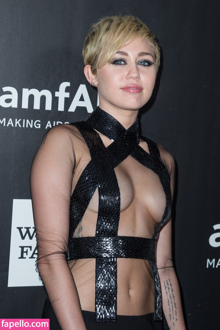 Miley Cyrus leaked nude photo #2461 (Miley Cyrus / MileyCyrus)