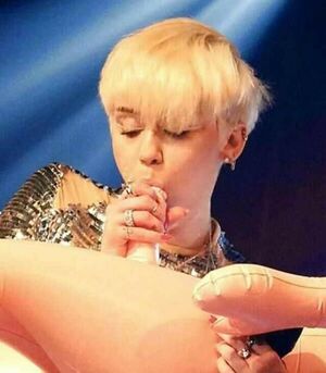 Miley Cyrus #2661