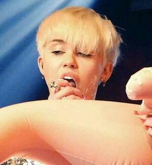 Miley Cyrus #2662