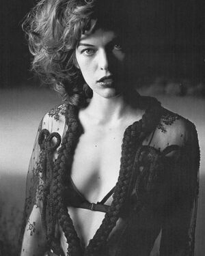 Milla Jovovich nude #0034