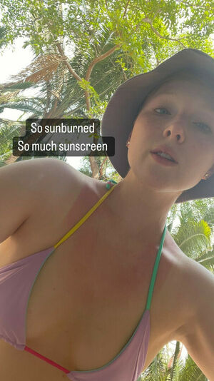 Molly Quinn nude #0003