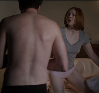 Molly Quinn nude #0020