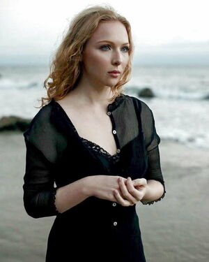 Molly Quinn nude #0073