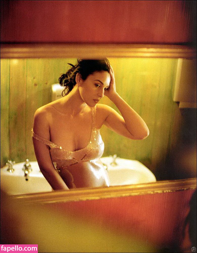 Monica Bellucci leaked nude photo #0016 (Monica Bellucci / bellucciginebra / monicabellucciofficiel)