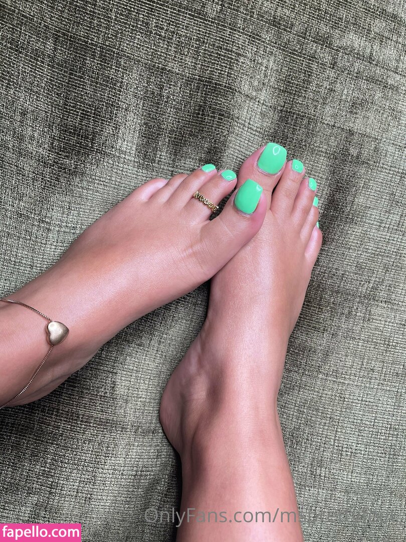 https://fapello.com/content/m/s/msprettyfeet/1000/msprettyfeet_0012.jpg