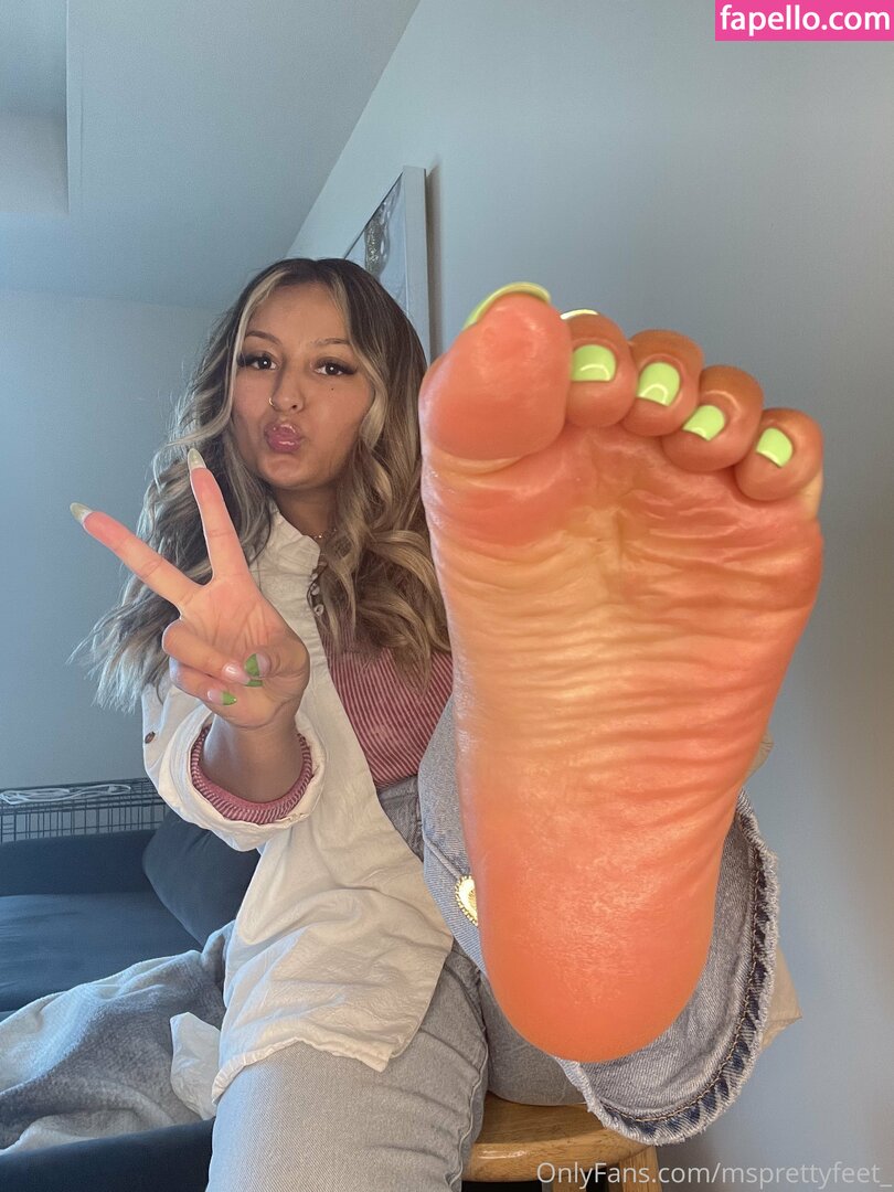 https://fapello.com/content/m/s/msprettyfeet/1000/msprettyfeet_0108.jpg