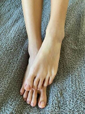 myposedtoes nude #0110